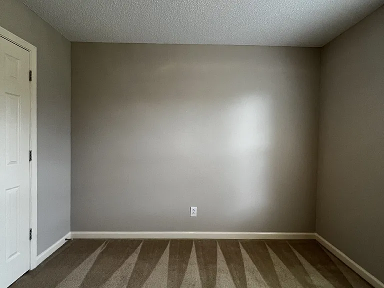 3427 Poplar Hl — Photo 11
