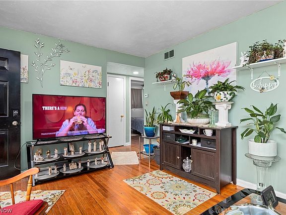 4th image of 12502 Leeila Ave