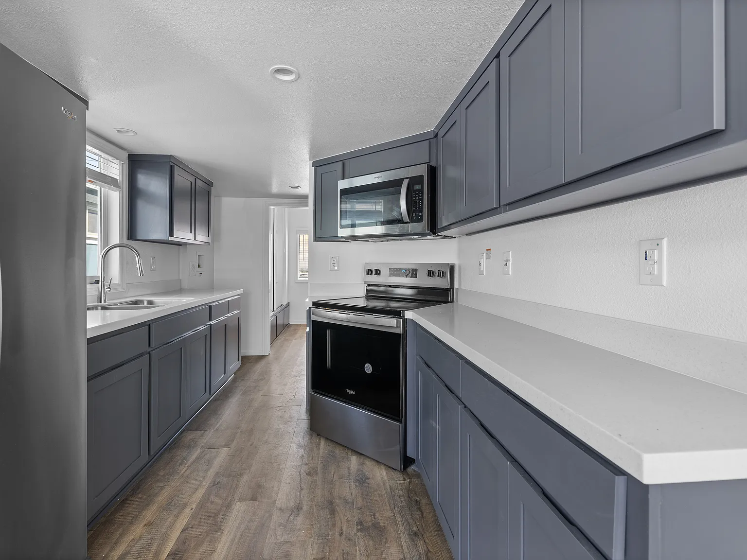 1 bed, 398 sqft, $1,350 — Photo 3