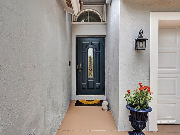 2nd image of 6898 Silverado Terrace