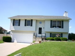 2806 Dutchess Dr, Bloomington, IL