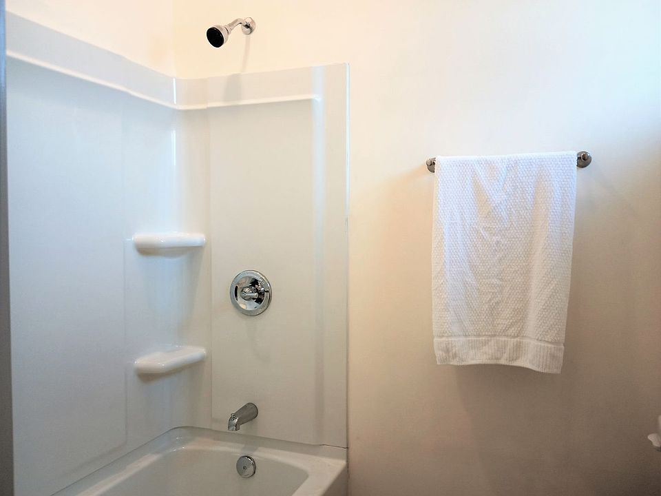 Beautiful 2/2 Duplex Apartment Ground Level, Pet Friendly Apartment