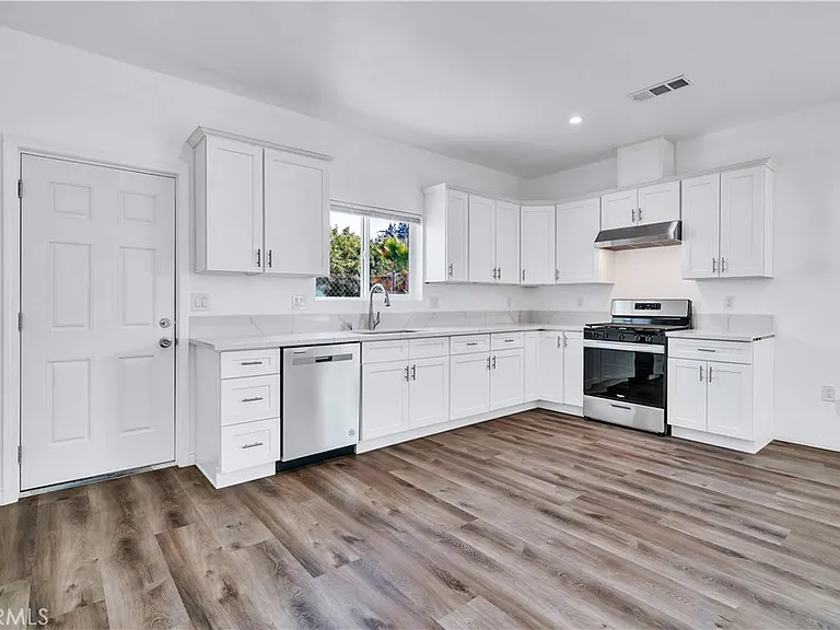 6734 Beryl St — Photo 8