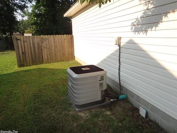 3rd image of 109 W Lauren Ln