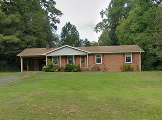 2406 Carbonton Rd, Sanford, NC 27330