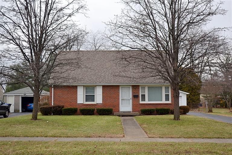 1st image of 251 E Lowry Ln
