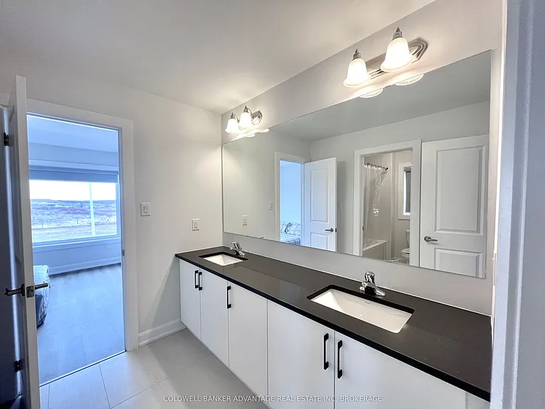 714 Daimler Pkwy — Photo 19