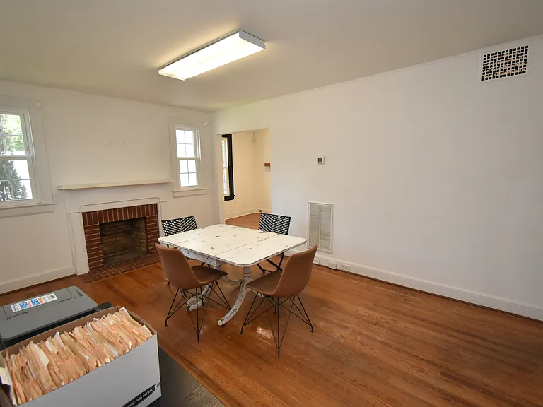 2603 W Carver St — Photo 14