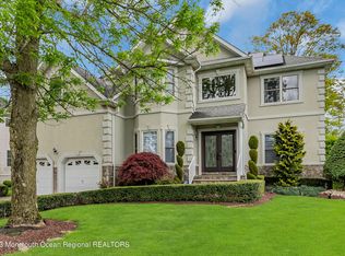 52 Bloomfield Rd, Manalapan, NJ 07726