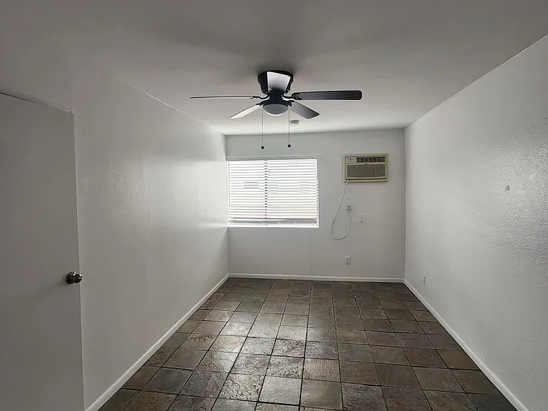 1816 N Gramercy Pl — Photo 22