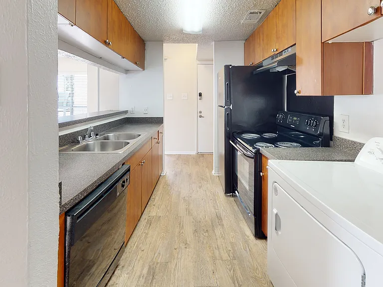 Addison Apartments at the Park — Photo 57
