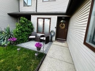4 Peach Court, Raritan Twp., NJ 08822