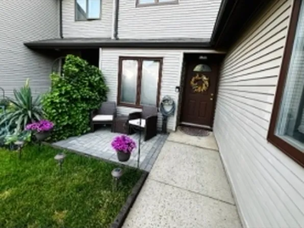 4 Peach Court, Raritan Twp., NJ 08822