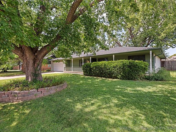 3rd image of 3708 Dana Dr