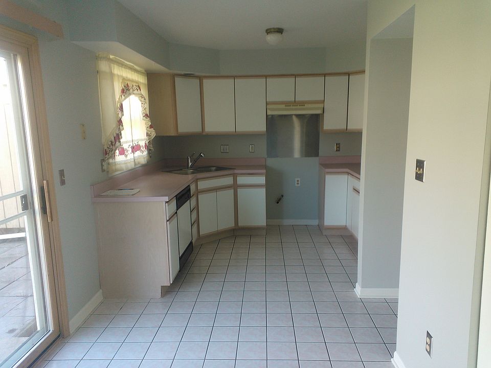 1st image of 520 E 61st Ave