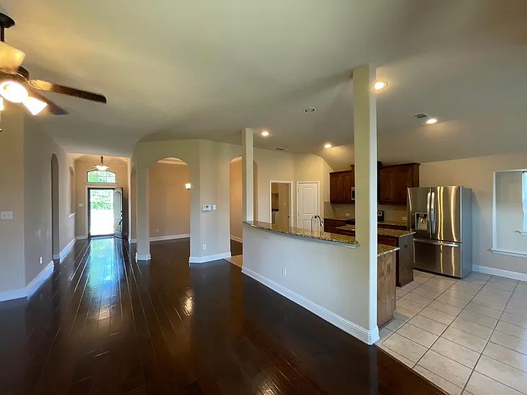 3404 Walnut Ln — Photo 9