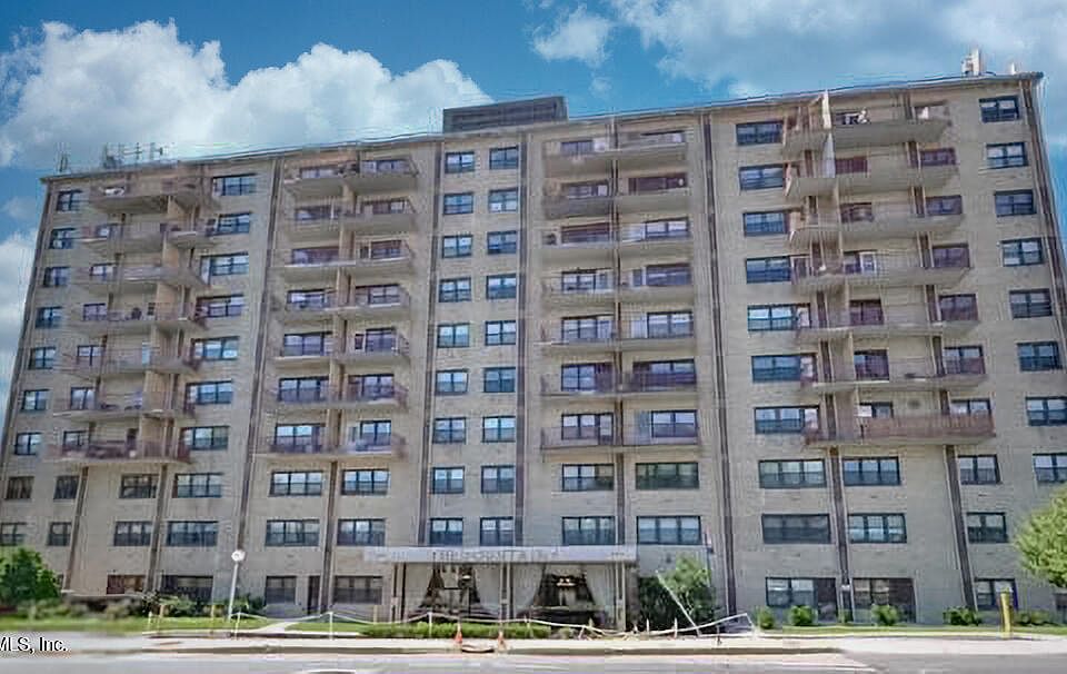 1st image of 1000 Clove Rd APT 7M