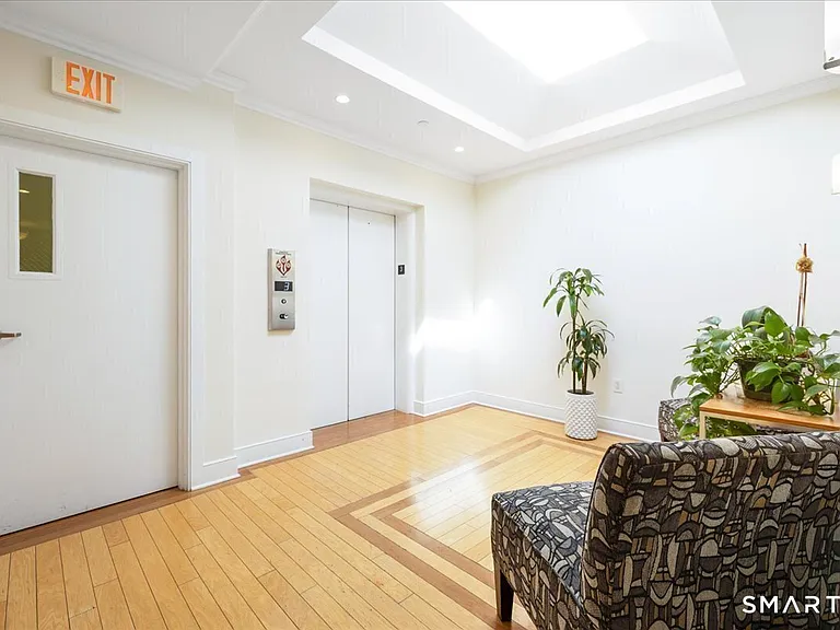 485 Summer St #302 — Photo 4