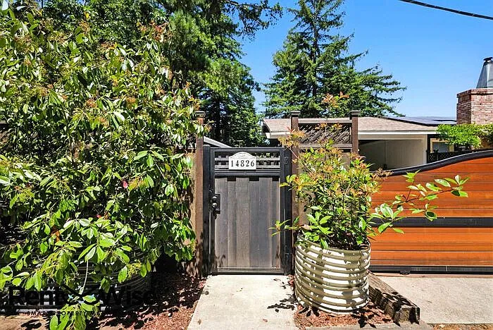 3 bed, 3.0 bath, 2040 sqft, $6,500 — Photo 3
