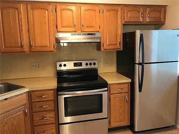 3rd image of 76B Foxberry Dr