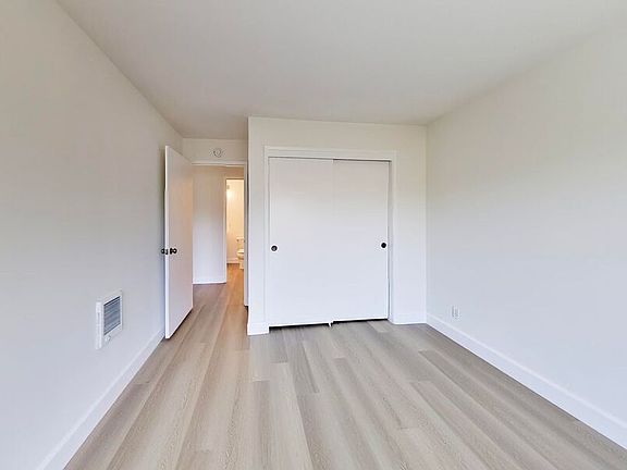 5th image of 486 Beech St #5