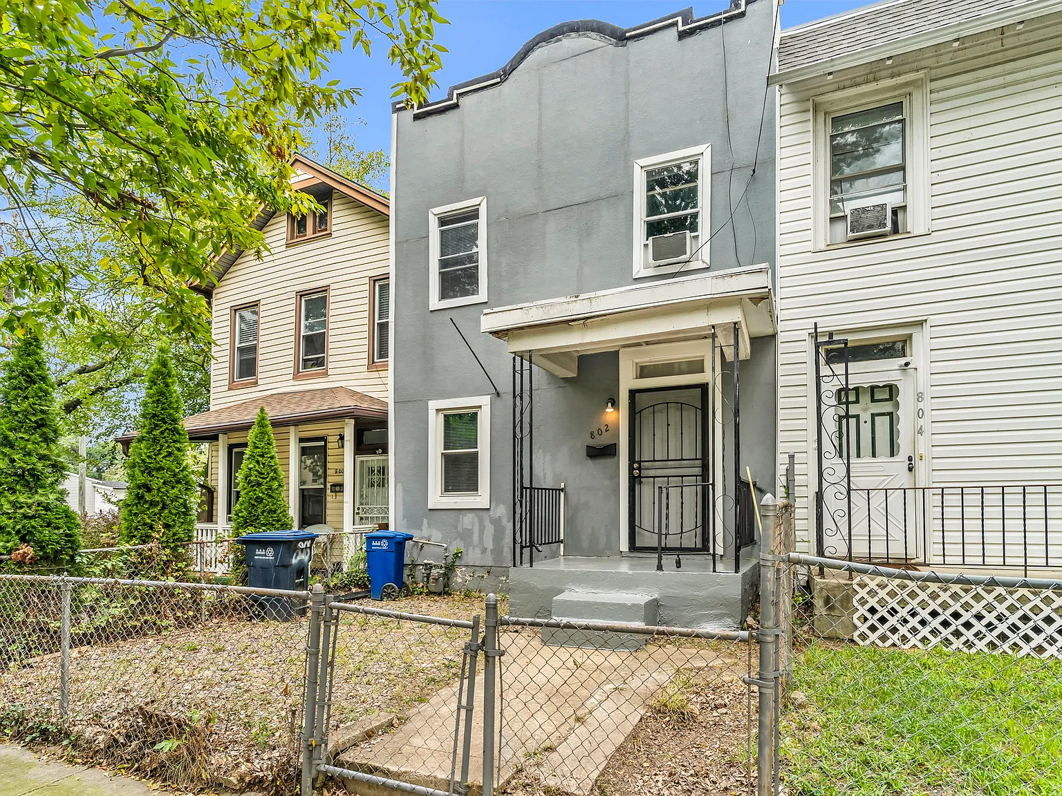 4 bed, 1140 sqft, $3,150 — Photo 1