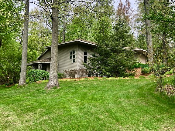 5th image of 11500 Windsor Dr NE