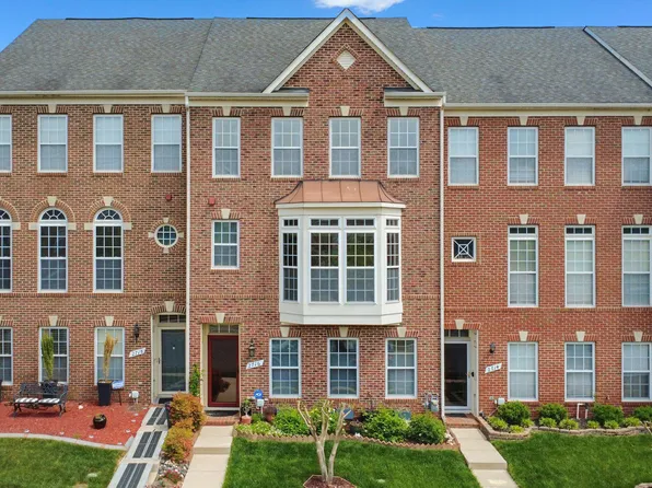2716 Wakewater Way, Woodbridge, VA 22191