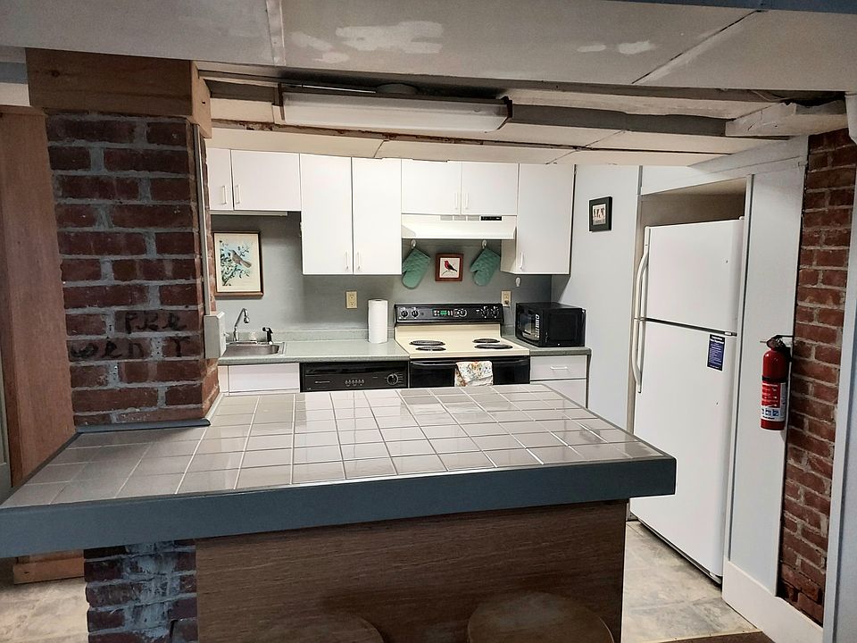 kitchen w/ island (bar stools not shown)