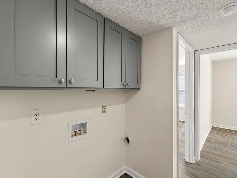 New Hanover Village Apartments — Photo 24