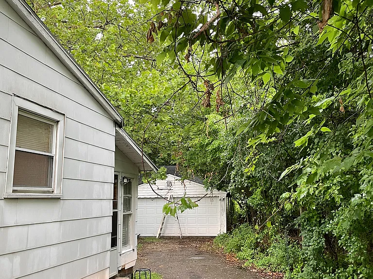 69 Lake St — Photo 23