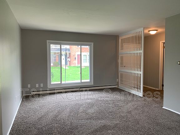 5th image of 724 Southfield Ct