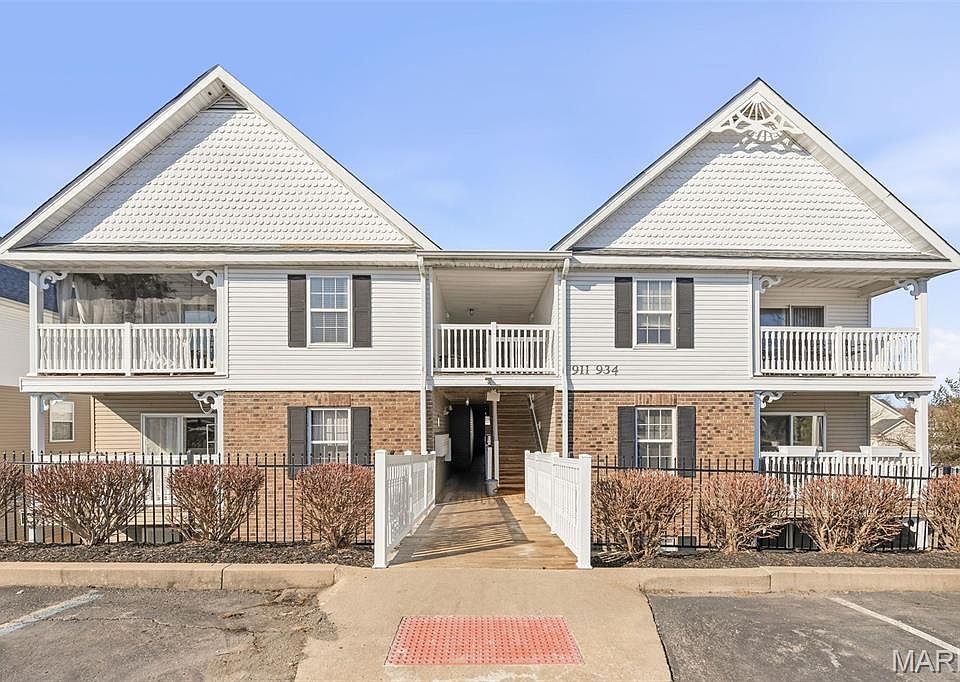1st image of 914 Saravalle Dr