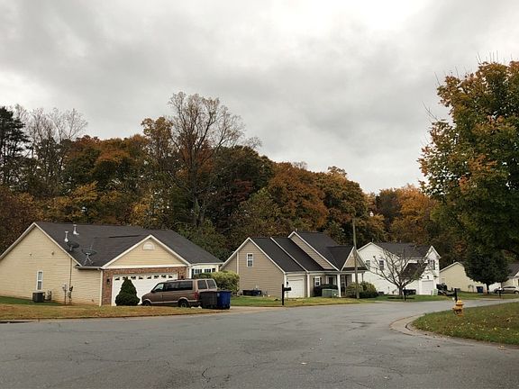 5th image of 140 Northoaks Dr