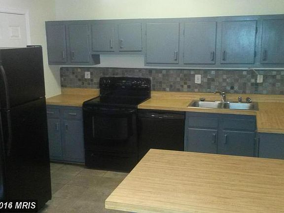 4th image of 535 Carrollton Dr #32