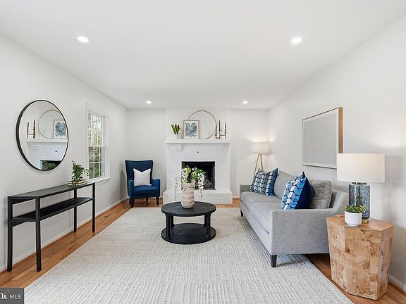 3rd image of 9416 Mount Vernon Cir