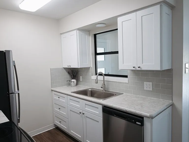 300 Lila Ln — Photo 8