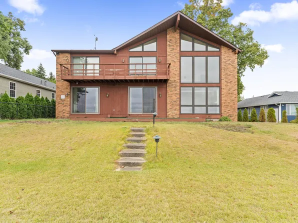 23299 Lakeview Dr, Edwardsburg, MI 49112