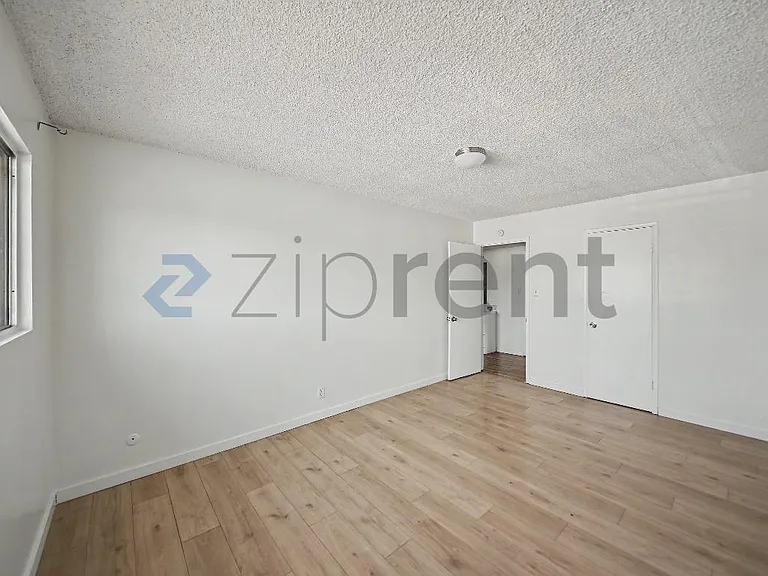 7119 Templeton St #C — Photo 15