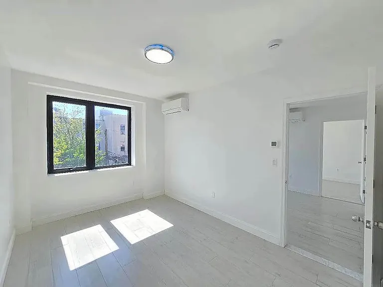 526 56th St #202 — Photo 7