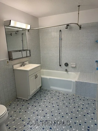 71 Montvale Ave #12-21 — Photo 6