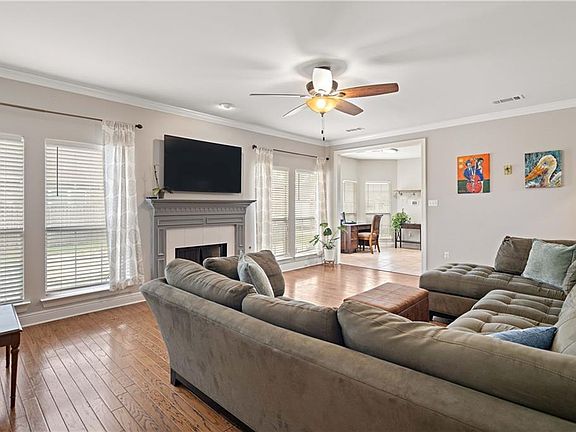 3rd image of 1201 Glendale Dr