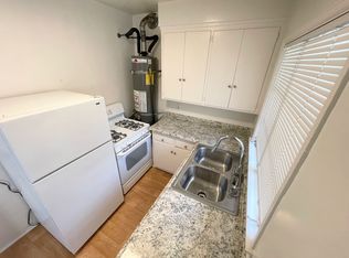 Cute Leimert Park 1bd/1ba unit with parking and pool, Los Angeles, CA 90008