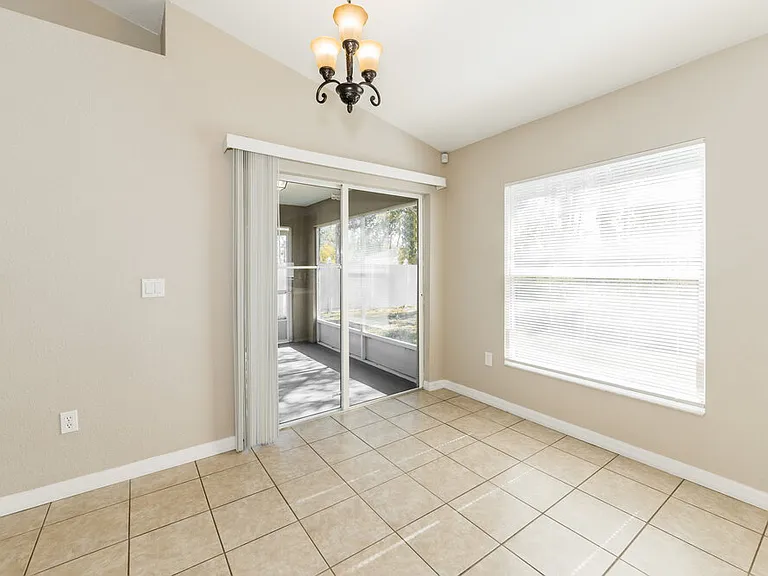 2795 Yacolt Ave — Photo 5