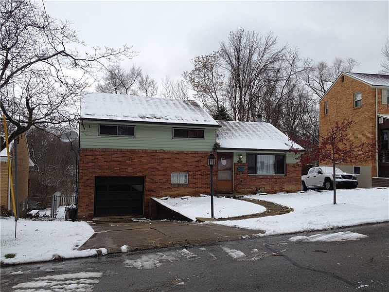 1st image of 223 Balver St