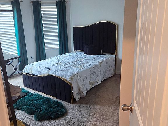 Queen size bed