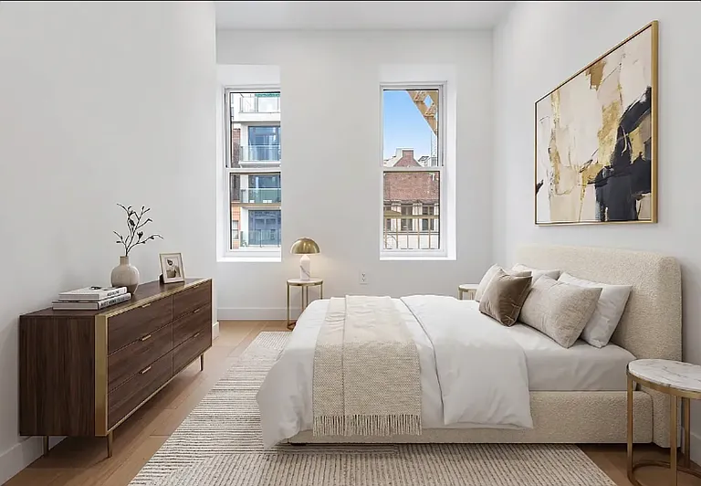 246 E 53rd St #5D — Photo 2