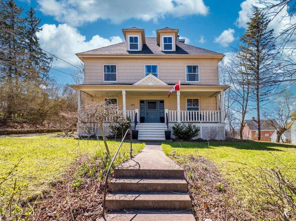 542 King St, Windsor, NS B0N 2T0
