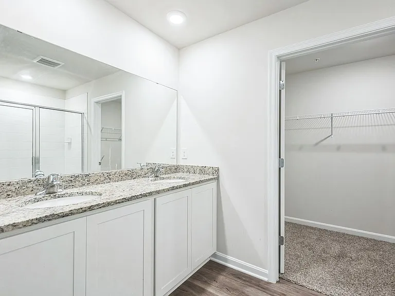 322 Forest Edge Ave — Photo 10