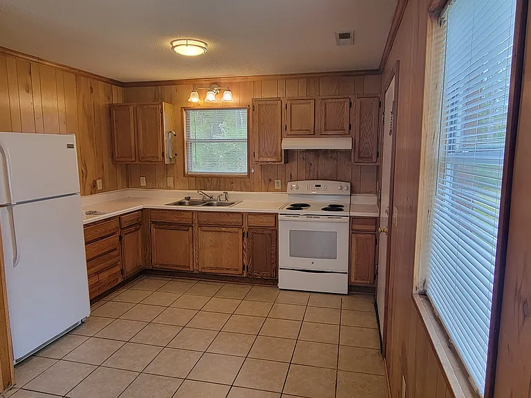 5442 Sidbury Rd — Photo 3